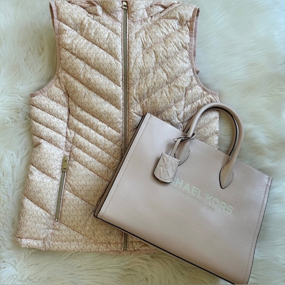 New! Michael Kors Down Sleeveless Vest - Picture 8 of 16